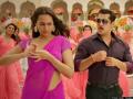 Dabangg 3 Box Office Collection Day 8: सलमान खान के जन्मदिन पर 'दबंग 3' ने किया शानदार कलेक्शन, जानिए अब तक की कुल कमाई - Hindi News | Dabangg 3 box office collection day 8 salman khan film | Latest bollywood News at Lokmatnews.in