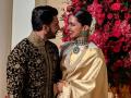 #DeepVeerReception: रिसेप्‍शन में मीडिया के सामने ही एक-दूसरे के बेहद करीब आ गए रणबीर-दीप‌िका, पहली तस्वीरें - Hindi News | Deepika Padukone RanveerSingh celebrate their marriage in Bangalore | Latest bollywood Photos at Lokmatnews.in