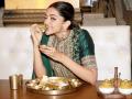 बर्थडे स्पेशल: इस रूटीन डायट से दीपिका ने पाया स्लिम एंड सेक्सी फिगर, डोसा, इडली, वड़ा पाव भी है लिस्ट में शामिल - Hindi News | Happy Birthday Deepika Padukone: Routine diet actress follow to stay healthy | Latest food News at Lokmatnews.in