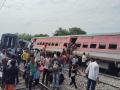 Dibrugarh-Chandigarh Train Accident: गोंडा में बड़ा हादसा, ट्रेन डिब्बे पटरी से उतरे, 4 की मौत और 20 घायल, 2 ट्रेन रद्द और 12 के रूट बदले, देखें तस्वीरें - Hindi News | Dibrugarh-Chandigarh Train Accident live update 4 killed 20 injured Major Gonda train coaches derail see photos Uttar Pradesh Rescue operation underway | Latest india Photos at Lokmatnews.in