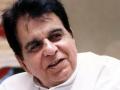 दिलीप कुमार का निधन, 98 साल की उम्र में ट्रेजेडी किंग ने ली अंतिम सांस - Hindi News | Veteran actor Dilip Kumar passes away at the age of 98 | Latest bollywood News at Lokmatnews.in