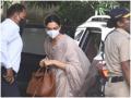 NCB ऑफिस पहुंचीं दीपिका पादुकोण, खुद पर लगे आरोपों पर देंगी जवाब - Hindi News | Deepika Padukone reached NCB office | Latest bollywood News at Lokmatnews.in