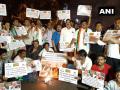 कर्नाटक: कांग्रेस के संकटमोचक डीके शिवकुमार की गिरफ्तारी के बाद कई जगहों पर प्रदर्शन - Hindi News | Karnataka bandh Protests LIVE: Buses Torched, Some Schools Shut as Cong Stands With DK Shivakumar | Latest india News at Lokmatnews.in