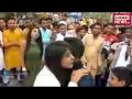 देखिए, इस लड़की ने ऐसे दी 50 लड़कों को ईद की बधाई, वीडियो वायरल - Hindi News | Viral Video A Girl Hug’s 50 Boys in Moradabad | Latest weird Videos at Lokmatnews.in