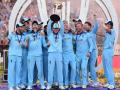 ICC World Cup: इंग्लैंड ने फाइनल में न्यूजीलैंड को हराकर पहली खिताब पर किया कब्जा, सुपर ओवर में निकला मैच का रिजल्ट - Hindi News | ICC World Cup Final, NZ vs Eng: England beat New Zealand in Super Over to lift ICC World Cup Trophy | Latest cricket News at Lokmatnews.in