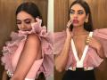 ईशा गुप्ता ने सोशल मीडिया पर शेयर की बेहद बोल्ड तस्वीरें - Hindi News | Hot Photos: Esha gupta share her bold and sizzling pics on Instagram, see HD Images | Latest hot-sexy Photos at Lokmatnews.in