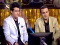 KBC में चैपल विवाद पर सहवाग ने गाना गाकर सौरव गांगुली को चिढ़ाया, देखिए वीडियो - Hindi News | virender sehwag teases sourav ganguly by singing a song on apni toh jaise taise chappell controversy in kbc13 | Latest television News at Lokmatnews.in