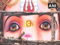 Ganesh Chaturthi: हैदराबाद में इस बार गणपति की 61 फीट ऊंची मूर्ति, देखें तस्वीरें - Hindi News | Ganesh Chaturthi 2019 Hyderabad Khairatabad Ganapathi idol final touch being done to 61 feet tall idol | Latest spirituality News at Lokmatnews.in
