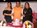 गोविंदा ने इस अंदाज़ में फैमिली के साथ मनाया जन्मदिन, देखें तस्वीरें - Hindi News | Govinda Celebrate his 55th birthday With family, See Photos Pics | Latest bollywood Photos at Lokmatnews.in