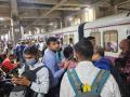 Konkan Trains Alert: कोंकण रेलवे रूट पर जलभराव, इन ट्रेनों के मार्ग में हुआ बदलाव, यहां पढ़ें - Hindi News | Mumbai Train Alert Waterlogging on Konkan Railway route changes in the routes of these trains | Latest maharashtra News at Lokmatnews.in