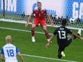 FIFA World Cup 2018: इस गोलकीपर ने नहीं करने दिया मेसी को गोल, कभी बनाता था फिल्में - Hindi News | FIFA World Cup 2018: Iceland's Hannes Thor Halldorsson become star after halted Messi's Argentina | Latest football News at Lokmatnews.in