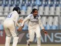 India vs Australia Women’s Test: ऑस्ट्रेलिया को 46 रन की बढ़त और 5 विकेट गिरे, भारत की चार बल्लेबाजों ने लगाए अर्धशतक, जानें स्कोरबोर्ड - Hindi News | India vs Australia Day 3 Women’s Test Australia Women lead by 46 runs 5 wickets fell four Indian batsmen scored half-centuries know scoreboard AUS 233-5 Harmanpreet singh picks big wickets | Latest cricket News at Lokmatnews.in