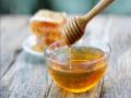 Benefits Of Honey: अस्थमा, दस्त की समस्या में राहत देता है शहद, घटाता है मोटापा, जानिए शहद के आयुर्वेदिक लाभ - Hindi News | Benefits Of Honey: Honey gives relief in the problem of asthma, diarrhea, reduces obesity, know the Ayurvedic benefits of honey | Latest health News at Lokmatnews.in