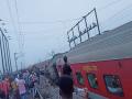 Mumbai-Howrah Train Accident live: 13 दिन और 7 रेल दुर्घटना!, रेल के डिब्बे आज चलते फिरते ताबूत बने, राजद प्रमुख लालू यादव और बेटी रोहिणी आचार्या ने हमला बोला - Hindi News | Mumbai-Howrah Train Accident live 13 days 7 train accidents Railway coaches became moving coffins today RJD chief Lalu Yadav daughter Rohini Acharya attack | Latest india News at Lokmatnews.in