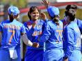 ICC Women's T20 World Cup: भारतीय महिला टीम की जबरदस्त गेंदबाजी और फील्डिंग के आगे 113 रनों पर ढेर हुई श्रीलंका टीम, देखें मैच की तस्वीरें - Hindi News | ICC Women's T20 World Cup 2020 India vs Sri lanka Match Result Analysis Report Highlights see pics | Latest cricket Photos at Lokmatnews.in