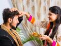 Bhai Dooj 2019: ऐसे सरप्राइज से यादगार बनाए भाई दूज का त्योहार, जानें क्या कर सकते हैं प्लान - Hindi News | Bhai Dooj Festival planning to make its memorable Brother and Sister festival celebration tips in hindi | Latest relationships News at Lokmatnews.in