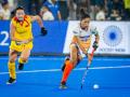 India vs China Hockey Final: ट्रॉफी जीतने वाली भारतीय महिला हॉकी टीम पर पैसों की बारिश?, प्रत्येक खिलाड़ी को 1000000 रुपये - Hindi News | India vs China Hockey Final Rs 1000000 to each player Money showered trophy winning Indian women hockey team Beat China 1-0 Win Record-Equalling 3rd Title see video | Latest india News at Lokmatnews.in