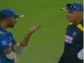 दूसरे मैच में शिकस्त के बाद मैदान पर ही भिड़े श्रीलंकाई कोच और कप्तान, वायरल हुए वीडियो में नजर आई तनातनी - Hindi News | head coach mickey arthur and captain dasun shanaka heated argument india vs sri lanka | Latest weird News at Lokmatnews.in