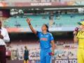 आखिर क्यों भारत-ऑस्ट्रेलिया खिलाड़ी बांह पर काली पट्टी बांधी - Hindi News | IND vs AUS Women's World Cup Why Indian-aus players wearing black armbands pay tribute young Australian cricketer Ben Austin | Latest cricket News at Lokmatnews.in