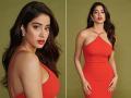Mili Promotions: जान्हवी कपूर ने रेड गाउन में दिखाया सिजलिंग अंदाज, सोशल मीडिया का बढ़ाया पारा - Hindi News | Janhvi Kapoor in red bodycon dress in mili promotions photos raises temperature see pics | Latest bollywood Photos at Lokmatnews.in