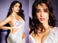 Janhvi kapoor : जान्हवी कपूरने बॅकलेस ब्लाउज केलं सिझलिंग फोटोशूट, इंटरनेटवर आलं चर्चेत - Marathi News | Janhvi kapoor in White Sequin Saree with backless blouse see photos | Latest filmy Photos at Lokmat.com