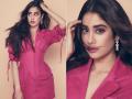 Janhvi Kapoor Photos: जाह्नवी कपूर ने पिंक ड्रेस में शेयर की ग्लैमरस तस्वीरें, देखें एक्ट्रेस के क्रेजी एक्सप्रेशन - Hindi News | Janhvi Kapoor Photos in pink dress stunning pics goes viral on social media | Latest bollywood Photos at Lokmatnews.in