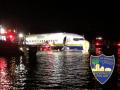 फ्लोरिडा: बोइंग 737 का विमान रनवे से फिसलकर नदी में गिरा, 136 यात्री थे सवार - Hindi News | | Latest world News at Lokmatnews.in