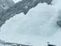 JK Avalanche: अनंतनाग, कुलगाम और राजौरी में हिमस्खलन होने की संभावना, 12 जिलों के लिए चेतावनी जारी - Hindi News | JAMMU KASHMIR avalanche 'Low Danger' level 2000 metres over Anantnag, Kulgam & Rajouri districts in the next 24 hours JK SDMA see video | Latest india News at Lokmatnews.in