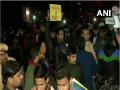 JNU Violence: छात्रों ने देर शाम परिसर में मानव शृंखला बनाकर किया विरोध प्रदर्शन, कहा- शुल्क घटना चाहिए - Hindi News | JNU Violence: Students hold protest in the campus against January 5 incident | Latest india News at Lokmatnews.in