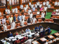 Karnataka Legislative Assembly: खुद को विधायक बताकर कर्नाटक विधानसभा के भीतर घुसे 72 वर्षीय शख्स को पुलिस ने किया अरेस्ट, सागर का विधायक बेलुर गोपालकृष्ण बताकर सदन में घुसा था - Hindi News | Karnataka Legislative Assembly police arrested 72-year-old  thipperudra who entered Assembly posing MLA posing as Belur Gopalkrishna, an MLA from Sagar | Latest india News at Lokmatnews.in