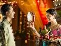 Karwa Chauth: इस करवा चौथ करें ये 6 काम, रिश्ता होगा मजबूत और बना रहेगा प्यार - Hindi News | Karwa Chauth: how to make your husband or Wife happy at karva chauth, that 6 signs make your Married Couple Life Happy in Hindi | Latest relationships News at Lokmatnews.in