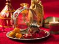 Karwa Chauth 2024: क्या अविवाहित महिलाएं रख सकती हैं करवा चौथ का व्रत? जानिए नियम और विधि - Hindi News | | Latest spirituality News at Lokmatnews.in