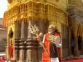 बाबा विश्वनाथ के दरबार में पहुंचे पीएम मोदी, मंदिर में टेका मत्था, देखें VIDEO - Hindi News | pm Narendra Modi visits Kashi Vishwanath temple today paid obeisance in the temple watch VIDEO | Latest india News at Lokmatnews.in