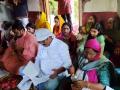 सुंबली मावस उत्सव: घाटी में गूंजी पुरानी आवाजें, 37 साल बाद कश्मीरी पंडितों ने अपनी मिट्टी को चूमा - Hindi News | Kashmiri Pandits return to Kashmir after 37 years for the Sumbali Mawas festival posing as tourists and pilgrims | Latest india News at Lokmatnews.in