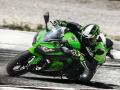 कावासाकी निंजा ZX-10R भारत में लॉन्च, 13.99 लाख शुरुआती कीमत - Hindi News | 2020 Kawasaki Ninja ZX-10R Launched In India; Priced At rs 13.99 Lakh | Latest automobile News at Lokmatnews.in