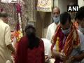 कोरोना संकट के बीच भगवान हनुमान के शरण में अरविंद केजरीवाल, जन्मदिन पर पत्नी सुनीता केजरीवाल के साथ की प्रार्थना - Hindi News | | Latest india News at Lokmatnews.in