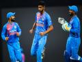 Ind vs Aus: खलील अहमद ने ऑस्ट्रेलिया में पहली ही गेंद पर झटका विकेट, फिर अगले ओवर में लुटाए 3 छक्के समेत 21 रन - Hindi News | Khaleel Ahmed picks up a wicket on his First International ball on Australian soil during first t20 | Latest cricket News at Lokmatnews.in