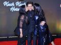 20 years of KKHH: शाहरुख खान को काजोल और रानी मुखर्जी ने किया सरेआम किस, इवेंट पर हुई इस कदर मस्ती - Hindi News | 20 Years of Kuch Kuch Kuch Hota Hai: Kajol and Rani Mukerji Kiss on Shah Rukh Khan Chicks | Latest bollywood Photos at Lokmatnews.in