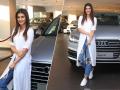 नई Audi Q7 कार के साथ इस अंदाज में दिखीं कृति सेनन, देखें तस्वीरें - Hindi News | bollywood actress kriti sanon bought new car audi Q7, see pics | Latest bollywood Photos at Lokmatnews.in