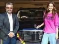 कृति सैनन ने खरीदी Mercedes-Benz Maybach GLS लग्जरी कार, इतनी एक्सपेंसिव कार खरीदने वाली बनी पहली बॉलीवुड एक्ट्रेस - Hindi News | Kriti Sanon bought Mercedes-Benz Maybach GLS luxury car | Latest bollywood News at Lokmatnews.in