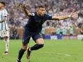 FIFA World Cup 2022 Final: मेसी से आगे निकले एमबापे, 8 गोल कर ‘गोल्डन बूट’ पर किया कब्जा - Hindi News | Argentina Vs France FIFA World Cup 2022 Final Golden Boot winner KYLIAN MBAPPE HAT-TRICK 8 goals Lionel Messi 7 goals see list | Latest other-sports News at Lokmatnews.in