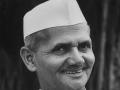 Lal Bahadur Shastri Jayanti 2018: जब देश के दूसरे प्रधानमंत्री ने कर्ज लेकर खरीदी अपनी पहली कार - Hindi News | Lal Bahadur Shastri Birthday: When Shastri Ji took a car on loan from PNB and his wife repayed it | Latest india News at Lokmatnews.in