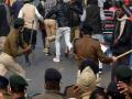 पटना: एसटीइटी के अभ्यर्थियों पर पुलिस ने किया लगातार दूसरे दिन लाठीचार्ज, गेट तोड़ विधानसभा की ओर जाने का कर रहे थे प्रयास - Hindi News | Patna: Police lathi charged the STET candidate for second consecutive day, trying to go towards assembly | Latest india News at Lokmatnews.in