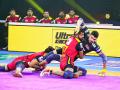 Pro Kabaddi PKL 8: यूपी योद्धा ने यू मुंबा को रोका, बेंगलुरु बुल्स बनाम तेलुगु टाइटंस का मैच 34-34 पर छूटा, दबंग दिल्ली और तमिल थलाइवाज का मुकाबला बराबर - Hindi News | Pro Kabaddi PKL 8 UP Yoddha U Mumba Bengaluru Bulls vs Telugu Titans match ended 34-34 score Dabang Delhi Tamil Thalaivas | Latest kabaddi News at Lokmatnews.in