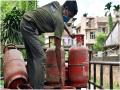 LPG Price Hike Today: घरेलू और कमर्शियल एलपीजी सिलेंडर के दामों में आज से फिर हुई बढोतरी, प्रति टंकी इतना मंहगा हुआ गैस, जानें अपने शहर का नया रेट - Hindi News | LPG Price Hike Today domestic commercial LPG cylinder price increase today know new rate gas per tank city petrol diesel | Latest india News at Lokmatnews.in