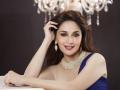 Happy Birthday Madhuri: 50 की उम्र में भी हेल्दी और फिट हैं माधुरी, सिर्फ 3 दिन करती हैं ये काम - Hindi News | diet and fitness secrets of Madhuri Dixit | Latest health News at Lokmatnews.in