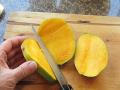 Mango peel benefits: कैंसर रोधी गुणों सहित कई लाभों से भरपूर है आम का छिलका, जानें इसके 8 फायदे - Hindi News | 8 surprising ways you can eat Mango peel enhance your beauty routine | Latest health News at Lokmatnews.in