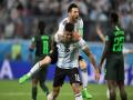 FIFA World Cup: मेसी और रोजो ने अर्जेंटीना को बचाया, नाइजीरिया पर 2-1 की रोमांचक जीत - Hindi News | fifa world cup 2018 argentina beat nigeria 2 1 to reach knockout stage group d | Latest football News at Lokmatnews.in