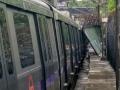 दिल्ली मेट्रो की वॉयलेट लाइन में बड़ा हादसा, कोच के ऊपर गिरी दीवार - Hindi News | Delhi Metro's Violet line halted after a railing wall fell on a train | Latest india News at Lokmatnews.in