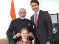 जस्टिन ट्रूडो की बेटी से पहले पीएम नरेंद्र मोदी खींच चुके हैं इन-इन के कान, देखें तस्वीरें - Hindi News | pm narendra modi pulled out of his ear justin trudeau daughter, see pics photos | Latest politics Photos at Lokmatnews.in